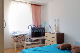 Opatija-Pobri - 3 sobni stan, balkon, velika terasa i 2 parkirna mjesta - za dugoročni najam, Opatija - Okolica, Appartment