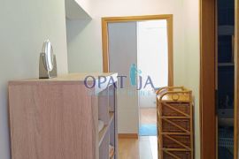 Opatija-Pobri - 3 sobni stan, balkon, velika terasa i 2 parkirna mjesta - za dugoročni najam, Opatija - Okolica, Appartment