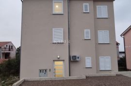 Novi vinodolski, Povile - stan 2S+DB svega 200m od mora, Novi Vinodolski, Appartement