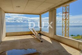 OPATIJA, CENTAR - stan s panoramskim pogledom na more, garažom i jacuzzijem iznad centra Opatije, Opatija, Kвартира