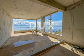 OPATIJA, CENTAR - stan s panoramskim pogledom na more, garažom i jacuzzijem iznad centra Opatije, Opatija, Kвартира