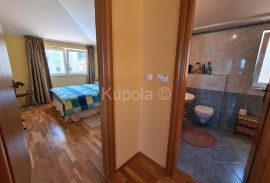 Opatija, trosoban stan sa fascinantnim panoramskim pogledom, Opatija, Appartement