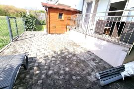 Sesvete,3-soban stan 120m2 ukupne korisne površine s vrtom i parkingom, Zagreb, Wohnung