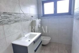 Štinjan stan 88m2,2s+db, VRT 100m2 !, Pula, Appartement