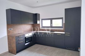 Štinjan stan 88m2,2s+db, VRT 100m2 !, Pula, Appartement