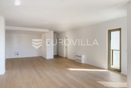 Split, novogradnja, luksuzan trosoban stan s pogledom na cijeli grad, Split, Apartamento