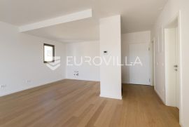 Split, novogradnja, luksuzan trosoban stan s pogledom na cijeli grad, Split, Apartamento