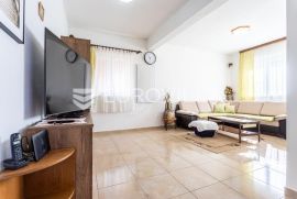 Trogir, stan za smještaj radnika blizu centra grada, Trogir, Appartement