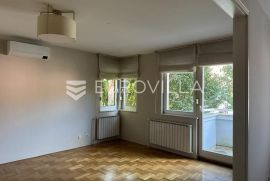 Zagreb, Mlinovi, prostran peterosoban stan NKP 170 m2, Zagreb, Stan