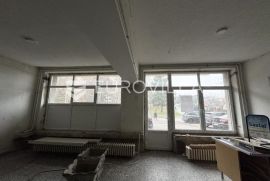 Đakovo, Centar, poslovni prostor 98 m2 ODLIČNA LOKACIJA, Đakovo, Commercial property