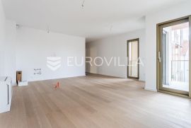 Split, dvosoban luksuzan stan s lijepom terasom, Split, Apartamento