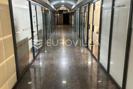 Split, Dobri - ured na prvom katu poslovne zgrade (52 m2), Split, Propiedad comercial