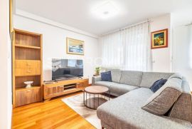 Zagreb, Knežija, prekrasan dvosoban stan s garažnim mjestom, NKP 78 m2, Zagreb, Apartamento