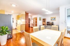 Zagreb, Knežija, prekrasan dvosoban stan s garažnim mjestom, NKP 78 m2, Zagreb, Apartamento