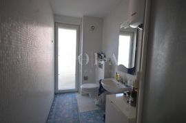 Grad Krk, prodaja komfornog dvoetažnog apartmana, Krk, Apartamento