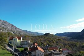 Prostrana kuća s vrtom, potencijalom proširenja i spremna za ulaganje: Vaše idealno utočište u Driveniku, Vinodolska Općina, Casa