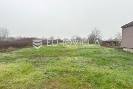 Vinkovci, Mirkovci, atraktivno zemljište 817m2 površine, Vinkovci, Land