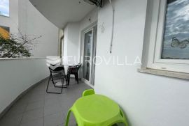 Pula, Vidikovac, jednosoban stan u prizemlju s vrtom, NKP 60,23 m2, Pula, Appartment