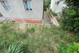 Pula, Vidikovac, jednosoban stan u prizemlju s vrtom, NKP 60,23 m2, Pula, Flat