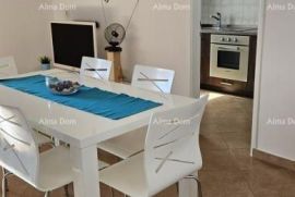 Stan Prodaje se 3-sobni stan u mirnom dijelu Novigrada, Novigrad, Appartement