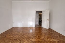 VOLOSKO, PREKRASAN STAN U VILI 50M OD MORA, RIJETKOST U PONUDI, Opatija, Appartment