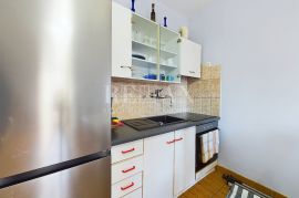 Novi Vinodolski - stan u centru s terasom, Novi Vinodolski, Apartamento