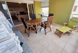 Otok Krk! Prostrani apartman 100 m do mora!, Dobrinj, Wohnung