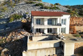 Kuća sa bazenom na obali mora, Senj, Maison