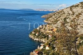 Kuća sa bazenom na obali mora, Senj, Maison