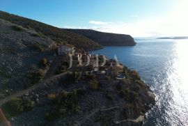 Kuća sa bazenom na obali mora, Senj, Maison