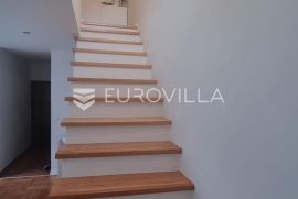 Zagreb, Tuškanac, dvoetažan trosoban stan NKP 82 m2 u kući, Zagreb, Appartement