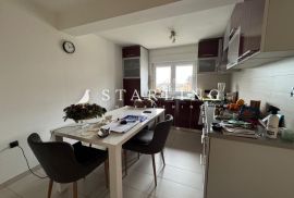 KUĆA, PRODAJA, ZAGREB, REMETE, 300 m2 + 245 m2 OKUĆNICE, 8-sobna, Zagreb, Famiglia