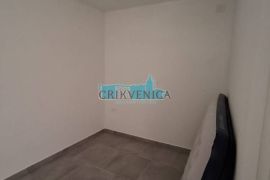 CRIKVENICA - VISOKO PRIZEMLJE S PARKINGOM, Crikvenica, Appartment