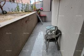 Stan Prodaja stana sa vrtom, 100m udaljenog od mora, Fažana!, Fažana, Appartment