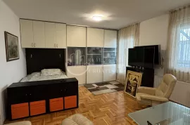 Prodaja, Trešnjevka jednosoban stan sa spremištem 53m2, Zagreb, Apartamento