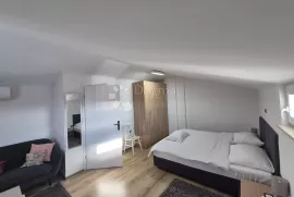 Osunčan stan s pogledom na Brijune, Vodnjan, Appartement