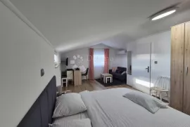 Osunčan stan s pogledom na Brijune, Vodnjan, Appartement