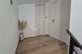 Osunčan stan s pogledom na Brijune, Vodnjan, Appartement