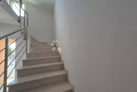 Osunčan stan s pogledom na Brijune, Vodnjan, Appartement