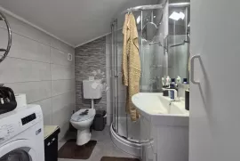 Osunčan stan s pogledom na Brijune, Vodnjan, Appartement