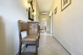 UMAG, PRVI RED, KUĆA S APARTMANIMA, Umag, بيت