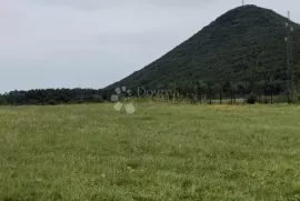 Zemljište u okolici Gospića (Debelo Brdo) površine 14077 m2, Gospić - Okolica, Land