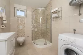 Villa 100m od mora, Privlaka, Σπίτι