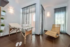 VILA - PRILIKA ZA INVESTICIJU, Skradin, Famiglia