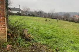 Rijetkost na tržištu, Gornji Kneginec, أرض