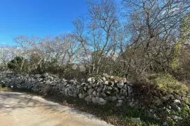 Odlično građevinsko zemljište u okolici Malinske, Malinska-Dubašnica, Tierra