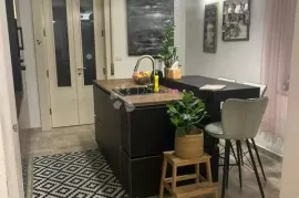 Atraktivni stan za najam uz samo more!, Rijeka, Apartamento