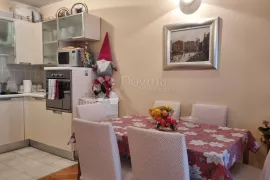 Šarmantni stan s pogledom na more, Split, Appartement