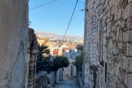 Unikatan stan u Varošu, Split, Flat