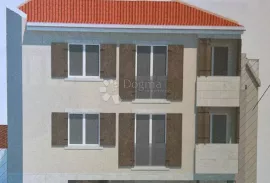 Novogradnja sa garažom u centru Medulina!, Medulin, Appartment